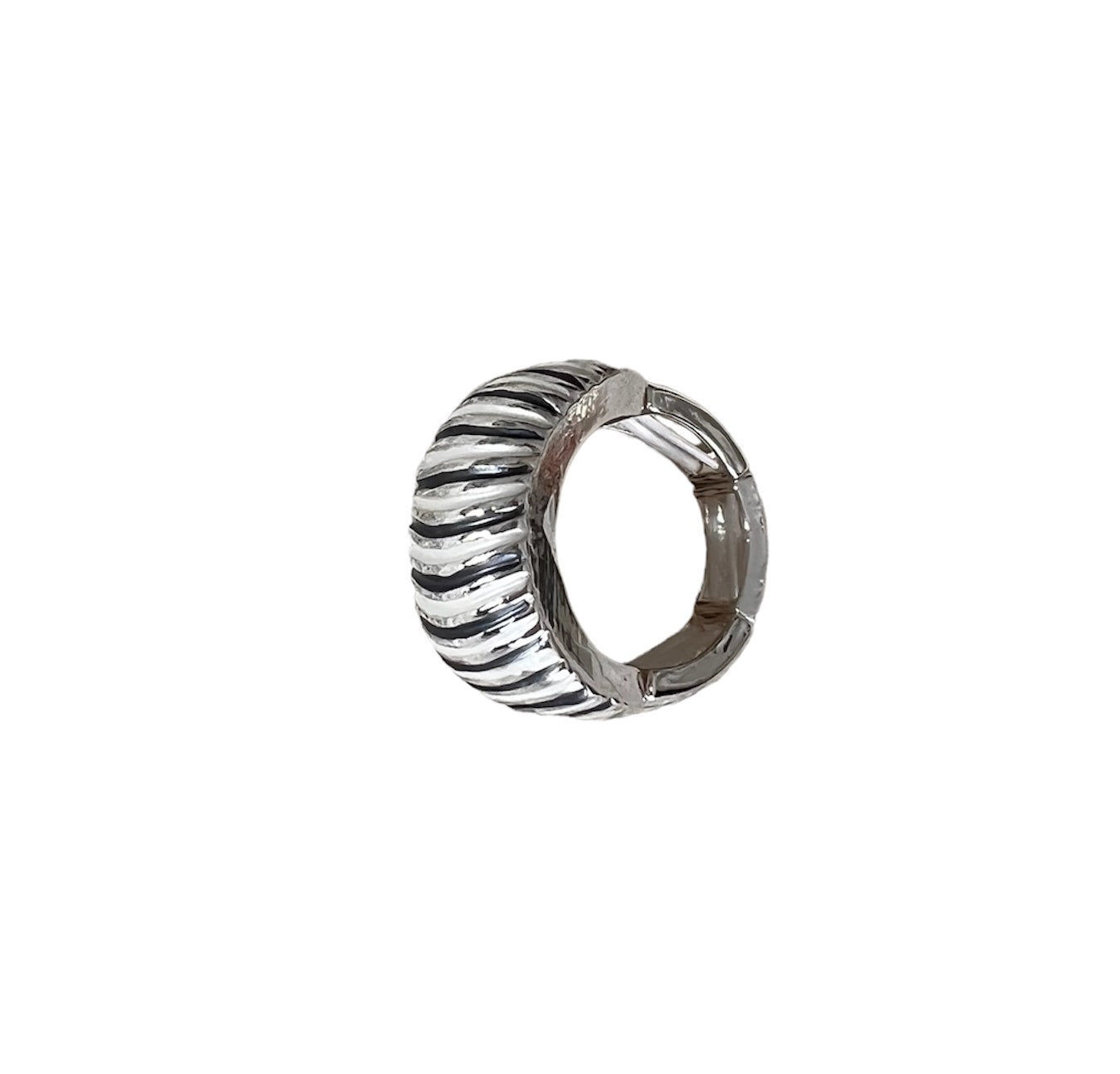 <tc>Zebra Ring</tc>