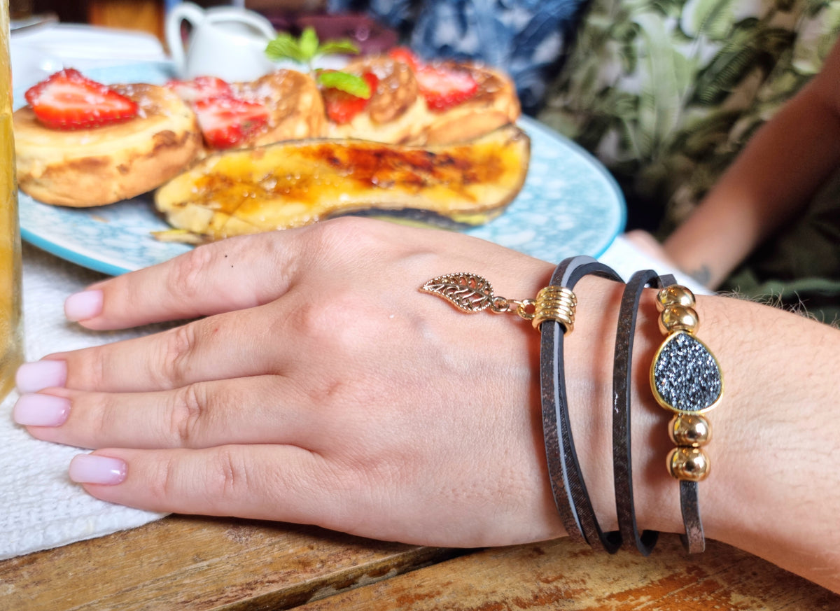 <tc>Black Sand Bracelet</tc>