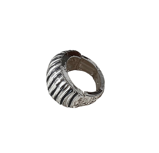 <tc>Zebra Ring</tc>