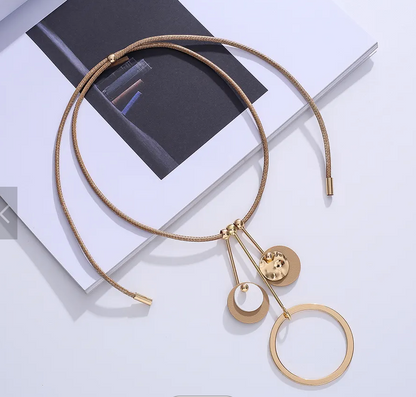 Tres Necklace