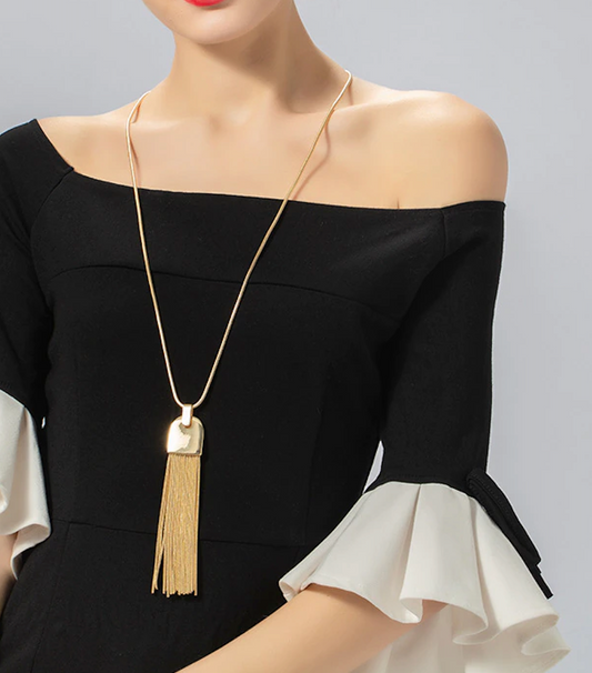 <tc>Fringe Necklace</tc>