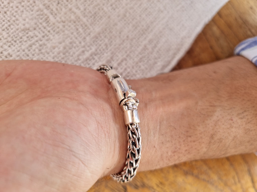 Krisna Bracelet