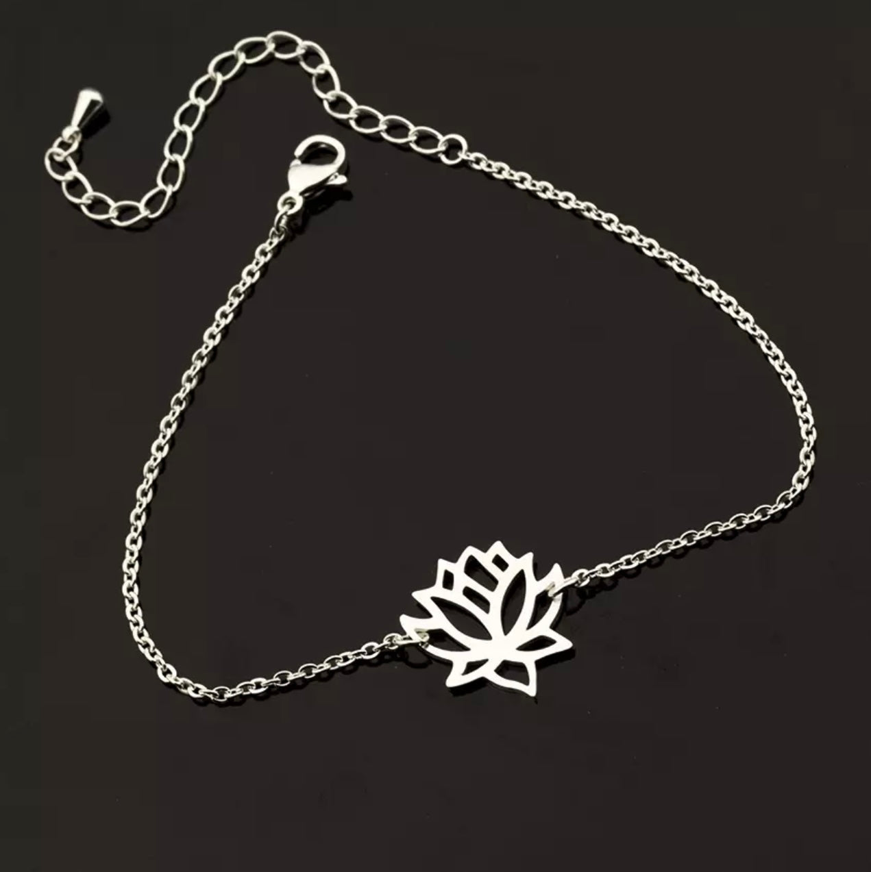 <tc>Lotus Bracelet</tc>